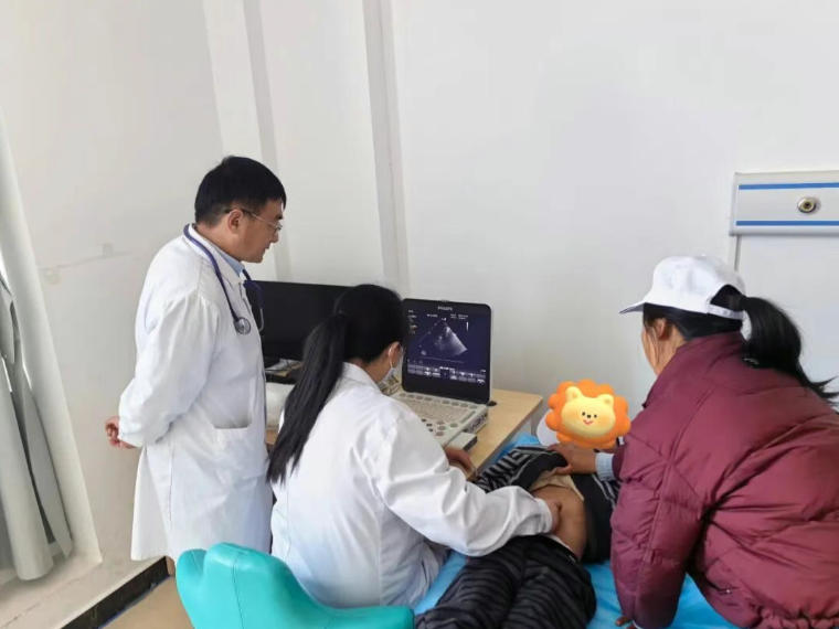 医心护苗 与爱同行—— 丽江市人民医院扎实推进困境儿童关爱服务工作