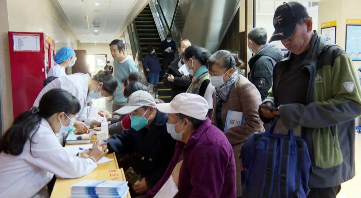 丽江市人民医院开展2025年联合国糖尿病日义诊活动